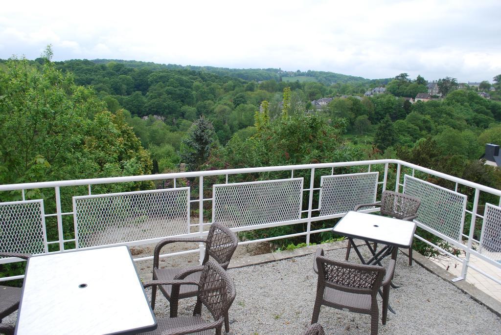 Hotel De La Poste Mortain-Bocage Kültér fotó