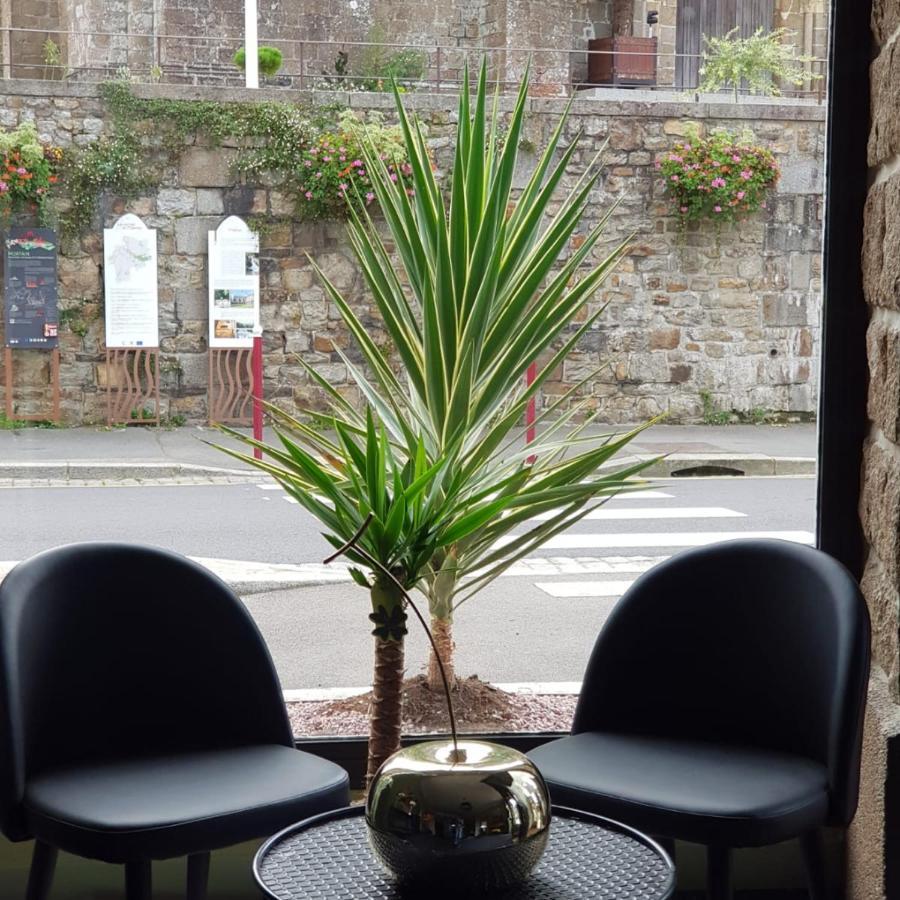 Hotel De La Poste Mortain-Bocage Kültér fotó