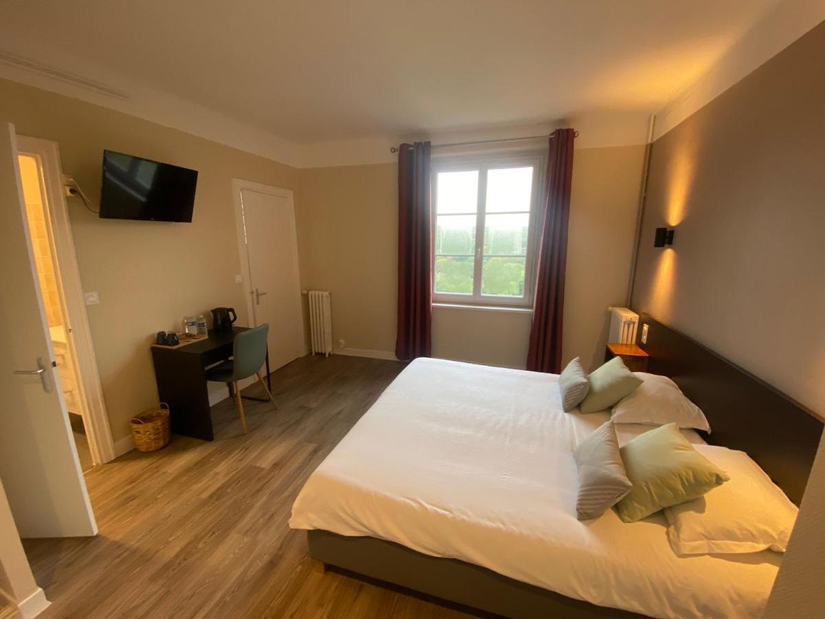 Hotel De La Poste Mortain-Bocage Kültér fotó
